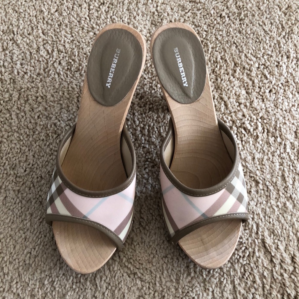 Burberry Signature Pink Plaid Wood Bass Sandals